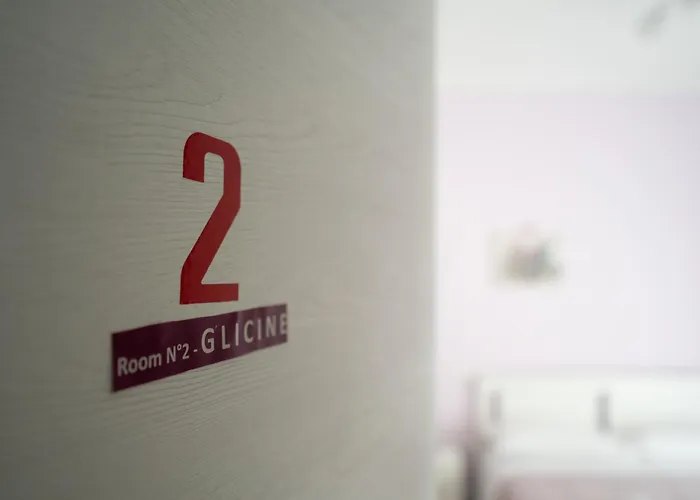 فندق مبيت وإفطار Orchidea ساليرنو